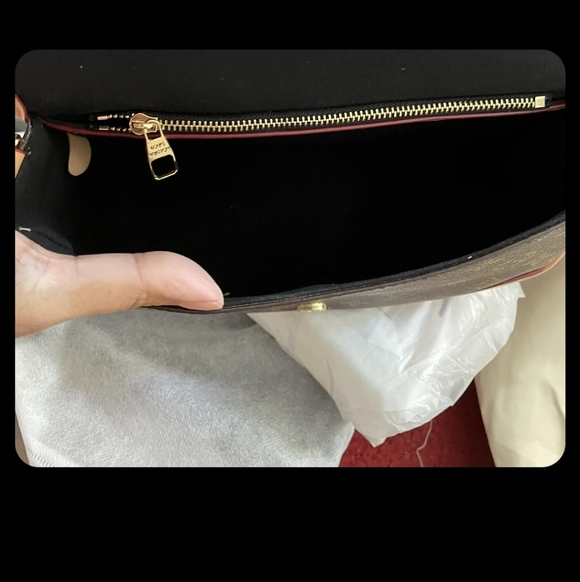 Crossbody Bag - Picture 3 of 4